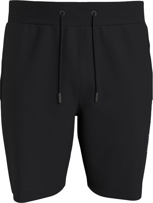 PANTALÓN CORTO CON LOGO Y CORDÓN