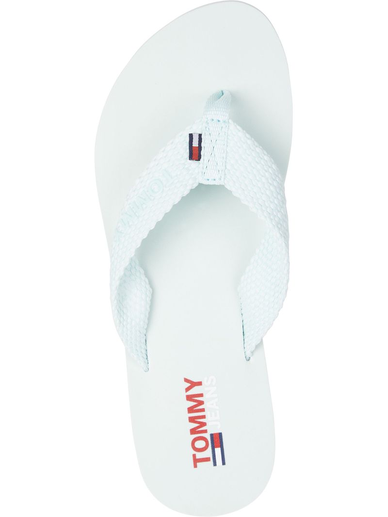 CHANCLAS-CON-TIRAS-DE-TEJIDO-TRENZADO
