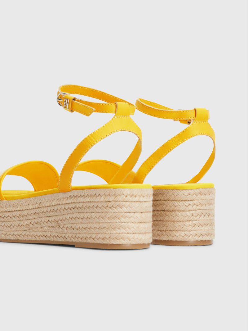 SANDALIAS-PIEL-TEXTURIZADA-CON-PLATAFORMA