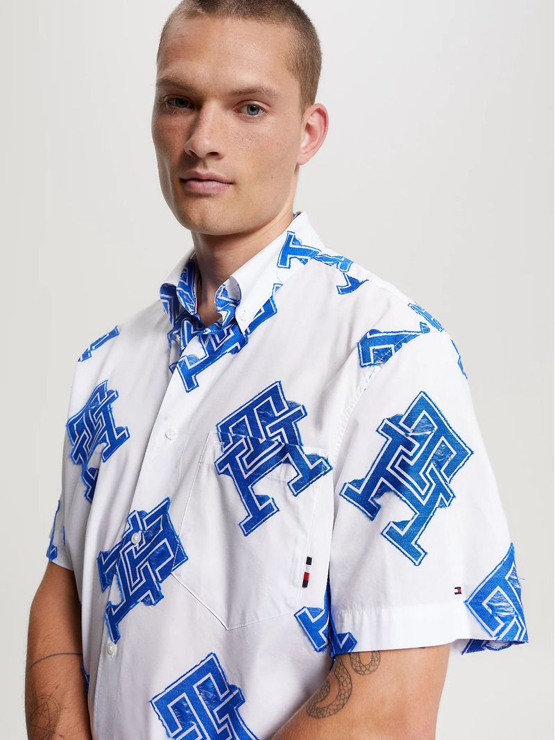 CAMISA-DE-MANGA-CORTA-Y-CORTE-CLASICO