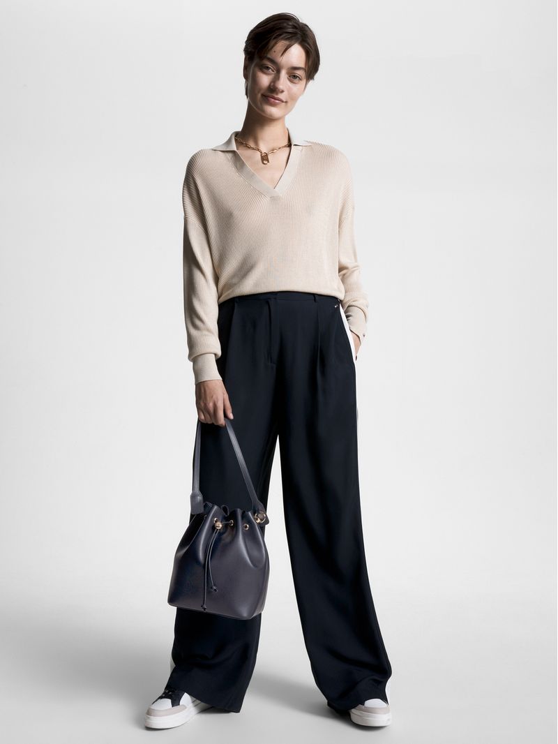 CARTERA-BOMBONERA-ICONIC-CON-CORDON-AJUSTABLE