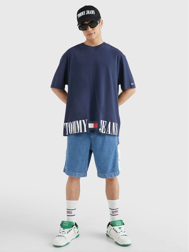 T-SHIRT-DE-CORTE-OVERSIZE-CON-LOGO-GRAFICO