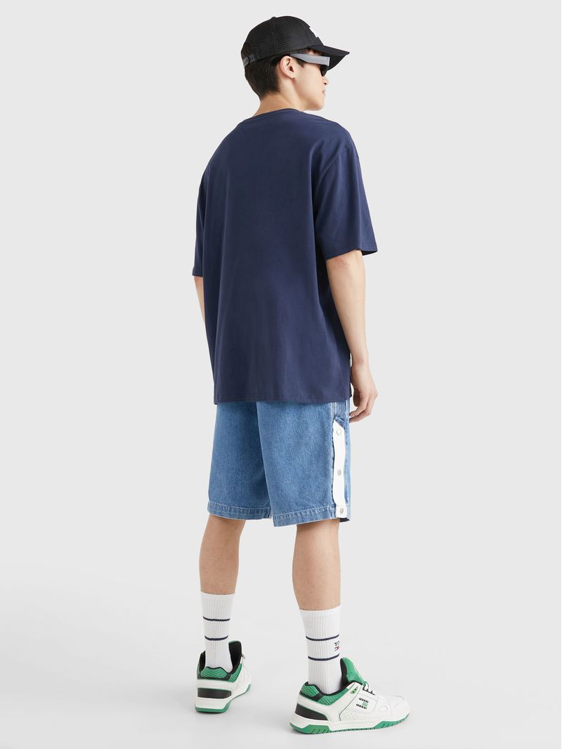 T-SHIRT-DE-CORTE-OVERSIZE-CON-LOGO-GRAFICO