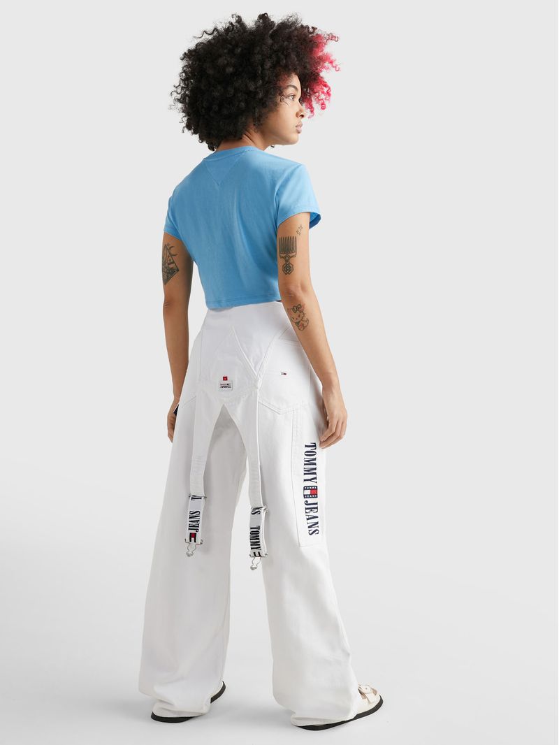 T-SHIRT-ESSENTIAL-DE-CORTE-CROPPED-CON-LOGO