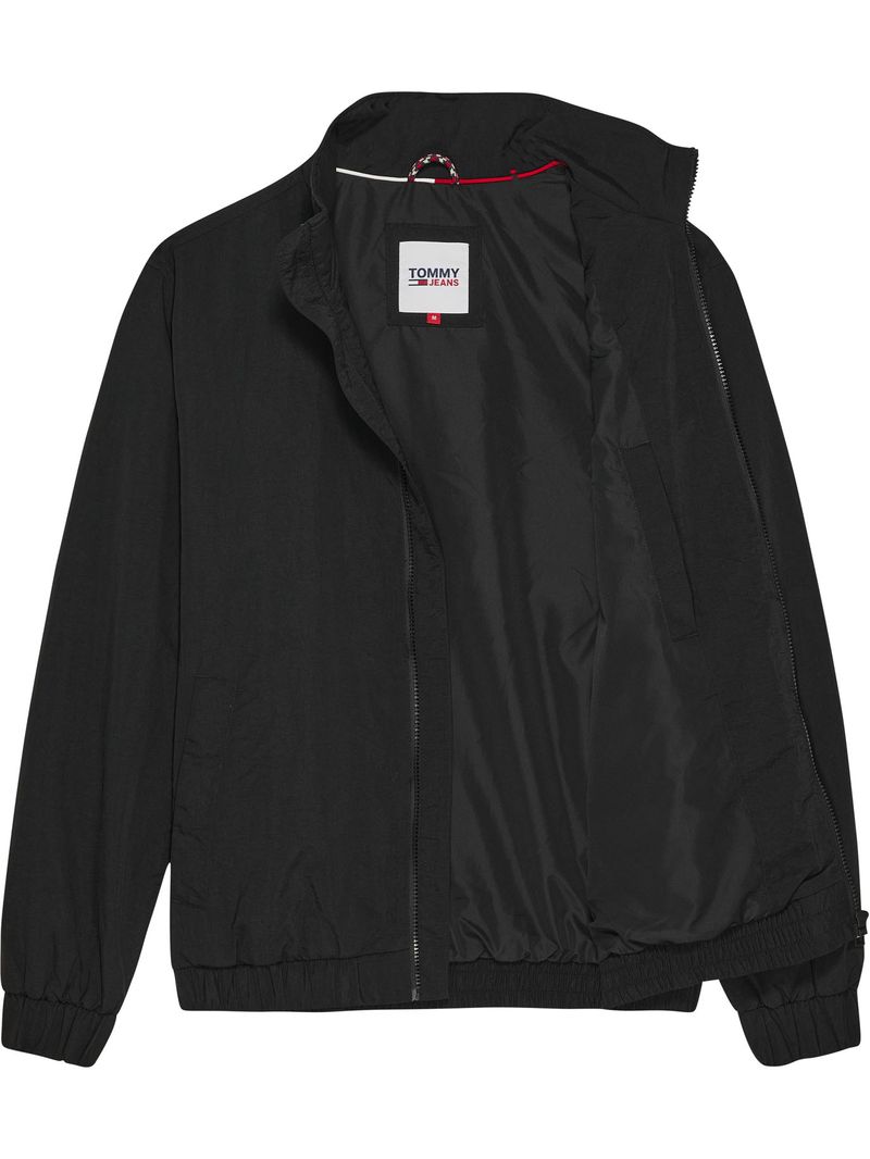 CHAQUETA-CON-PARCHE-CON-LOGO-ESSENTIAL