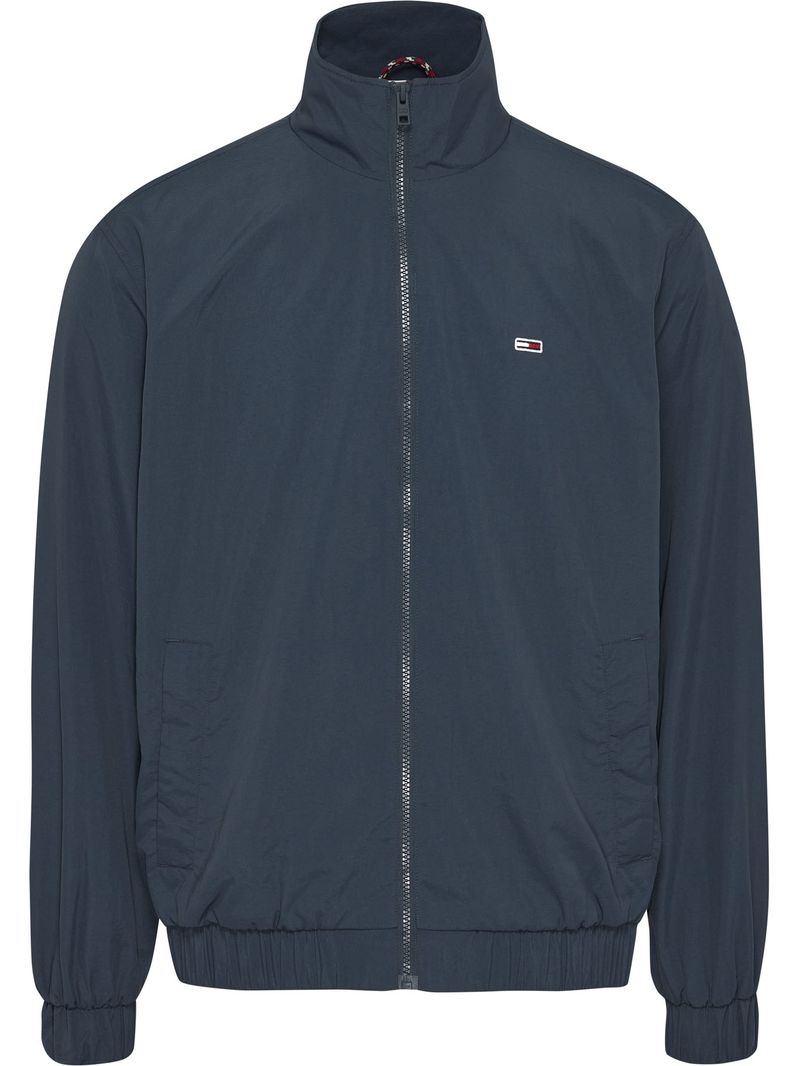CHAQUETA-CON-PARCHE-CON-LOGO-ESSENTIAL