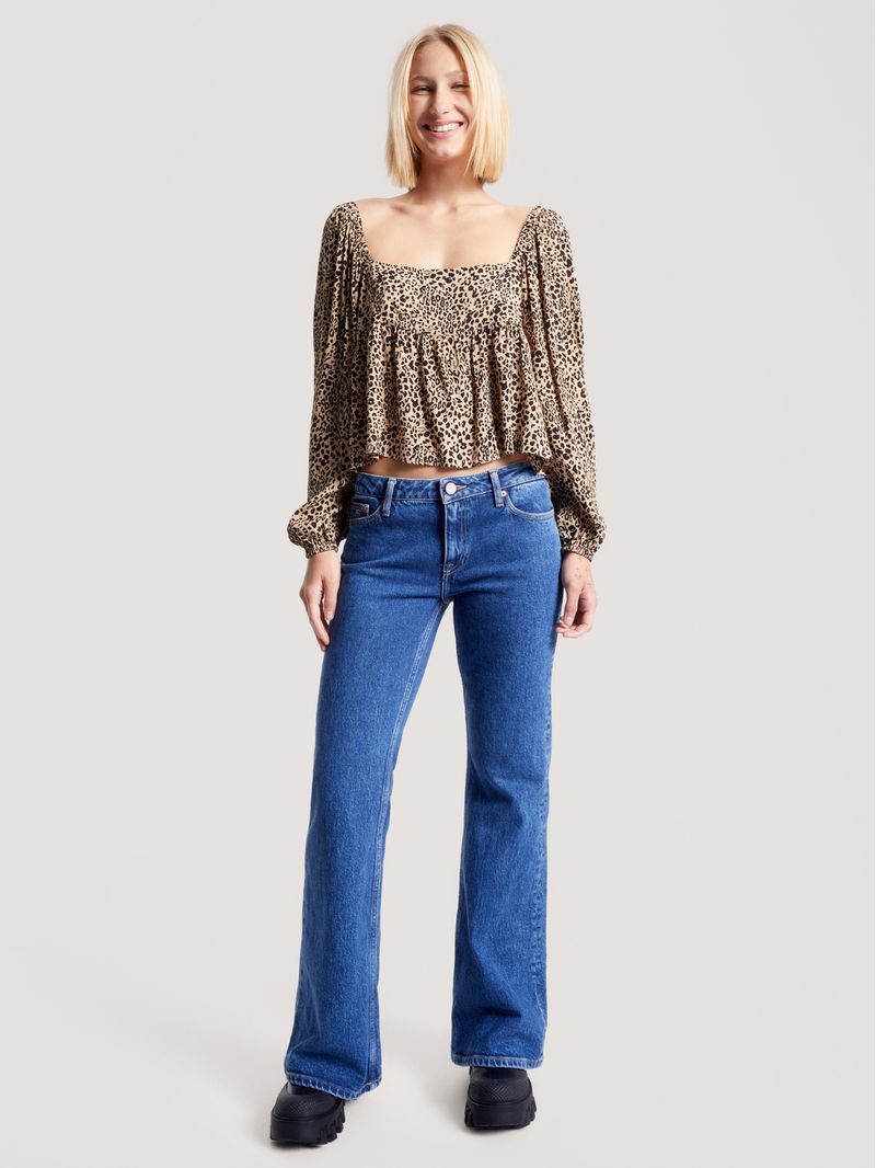 Blusa-con-estampado-de-leopardo-y-peplum