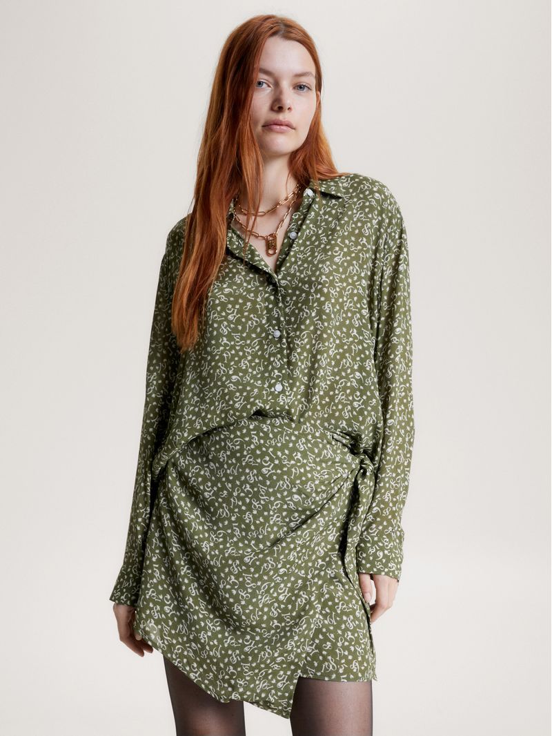 Camisa-de-crepe-con-estampado-de-plumas