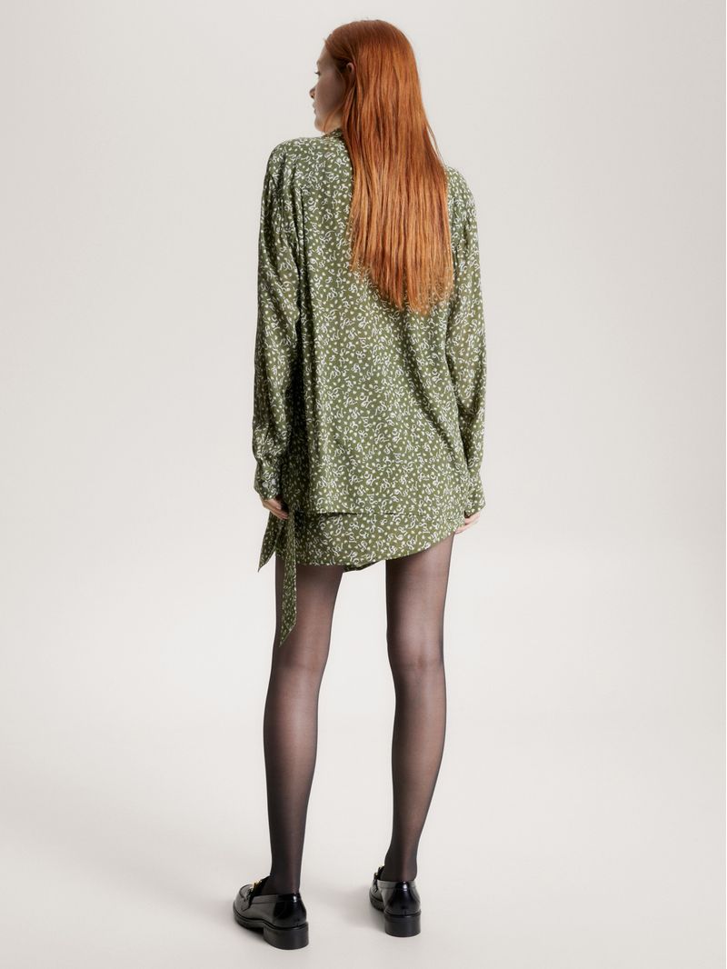 Camisa-de-crepe-con-estampado-de-plumas