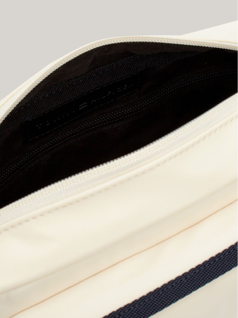 Cartera-bandolera-reporter-con-monotipo-