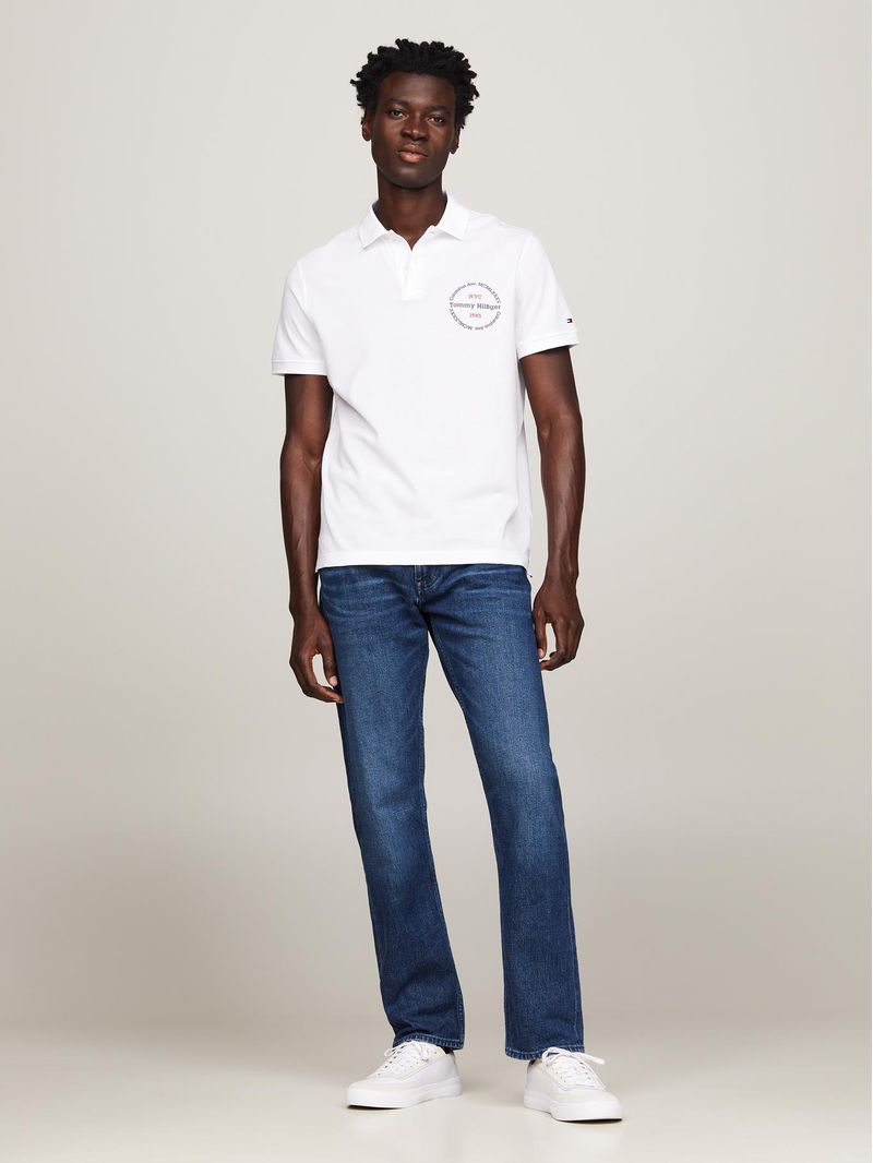 Polo-de-corte-regular-con-logo-circular