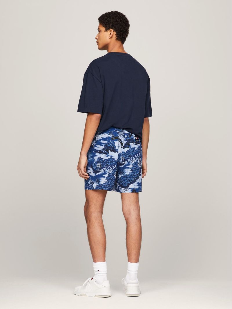 Short-con-estampado-hawaiano