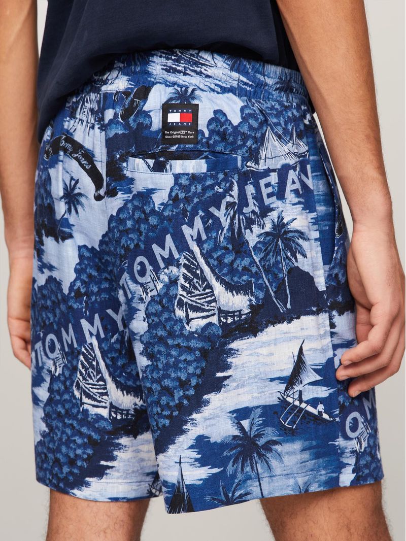 Short-con-estampado-hawaiano