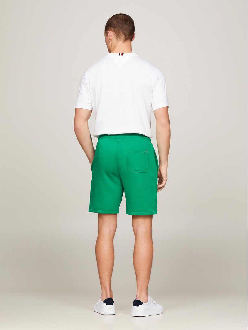 Short-de-chandal-con-cordon
