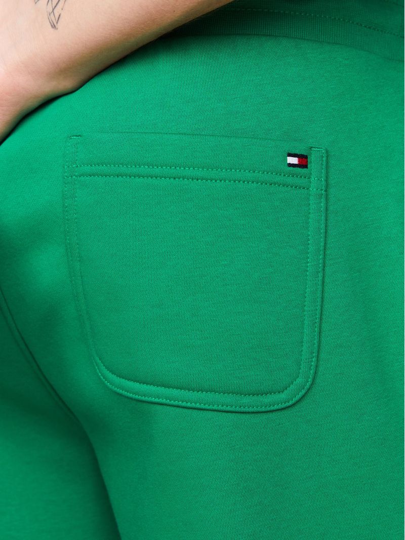 Short-de-chandal-con-cordon