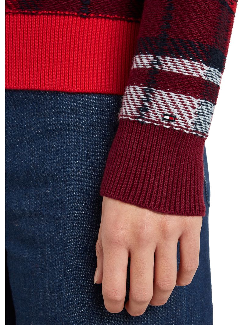 Sweater-de-cuadros-con-cuello-redondo