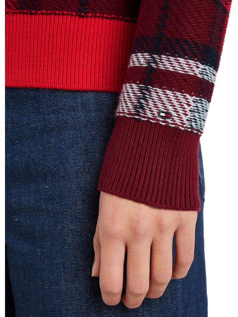 Sweater-de-cuadros-con-cuello-redondo