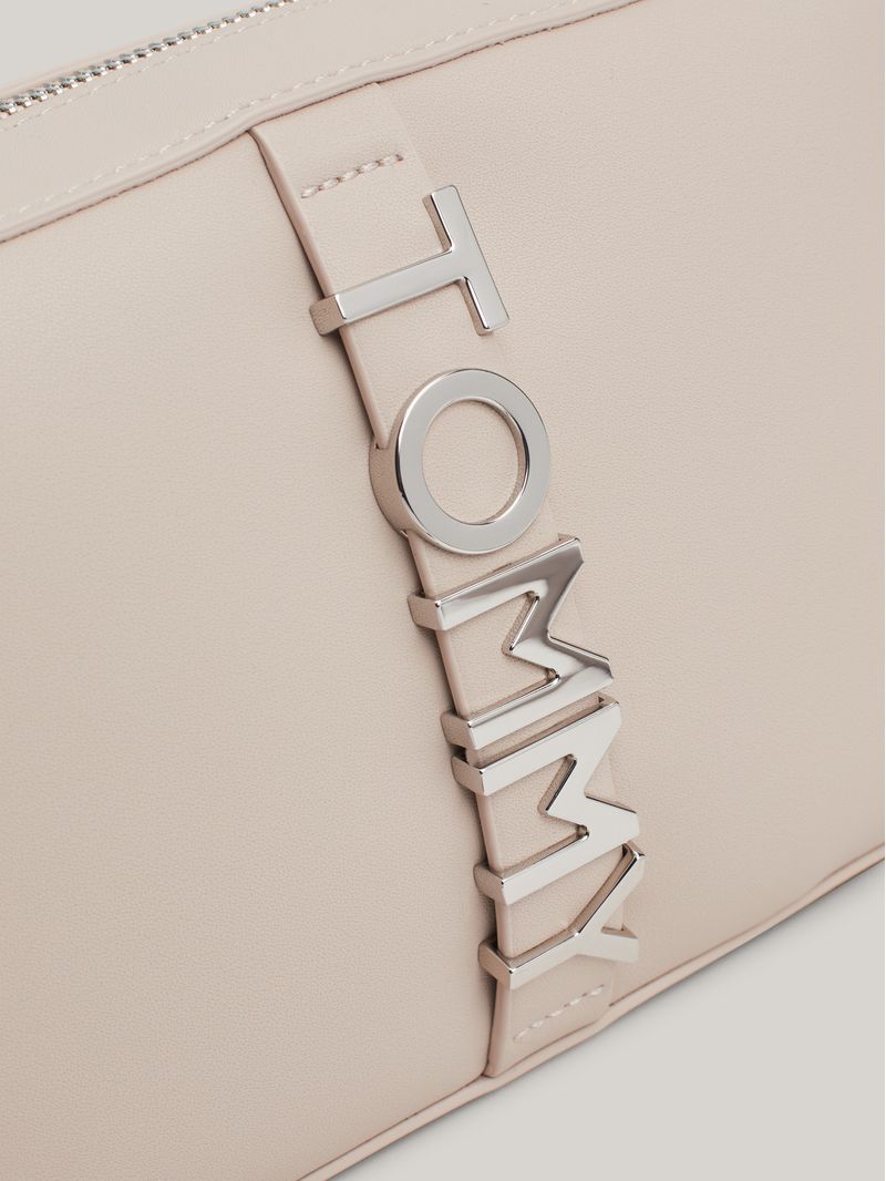 Cartera-City-con-logo-metalico