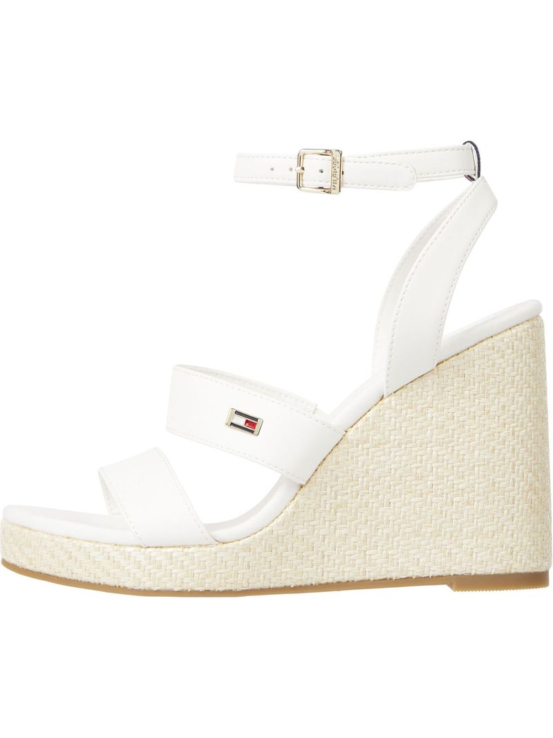 Sandalias-de-cuña-alta-con-detalles-de-cuerda