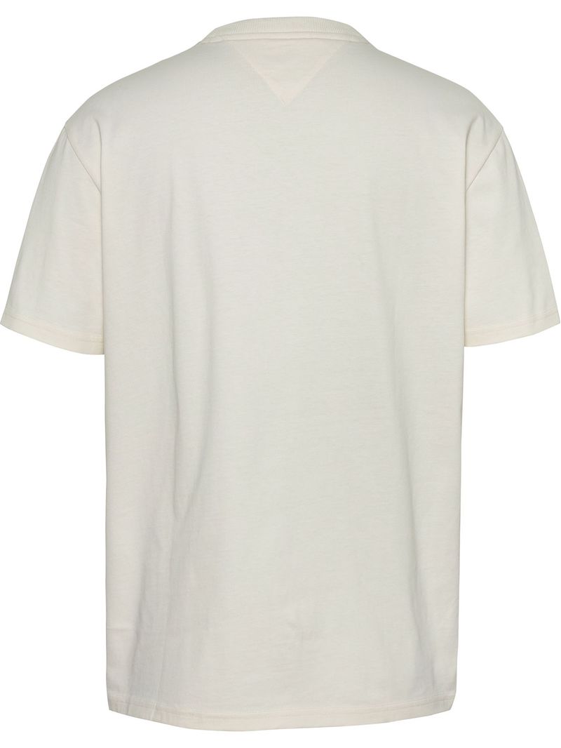 T-shirt-con-bolsillo-y-logo-de-escudo