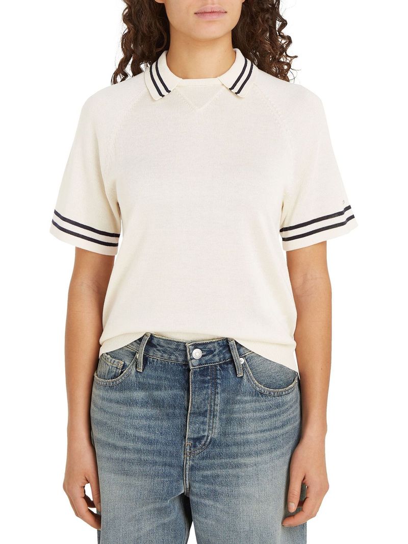 Sweater-tipo-polo-con-ribetes-de-raya-