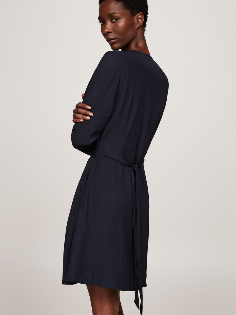 Vestido-cruzado-corto-de-botonadura-doble