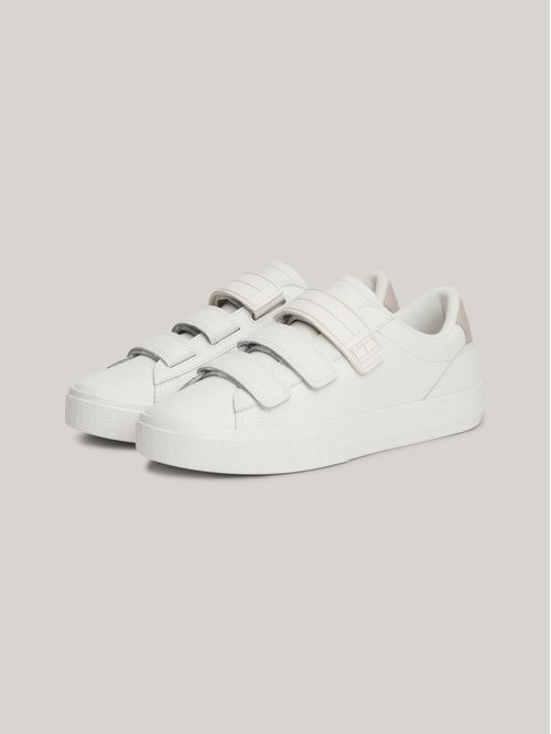 Tenis de Piel con cierre de velcro