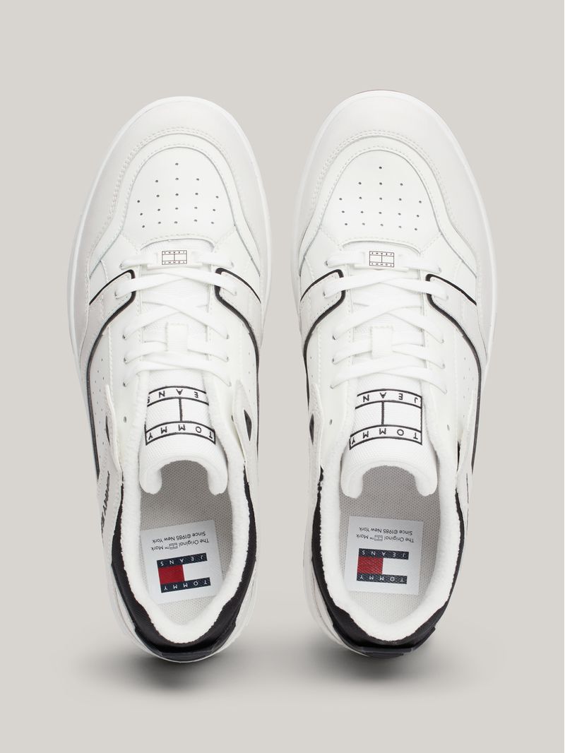Tenis-de-piel-con-parche-en-relieve