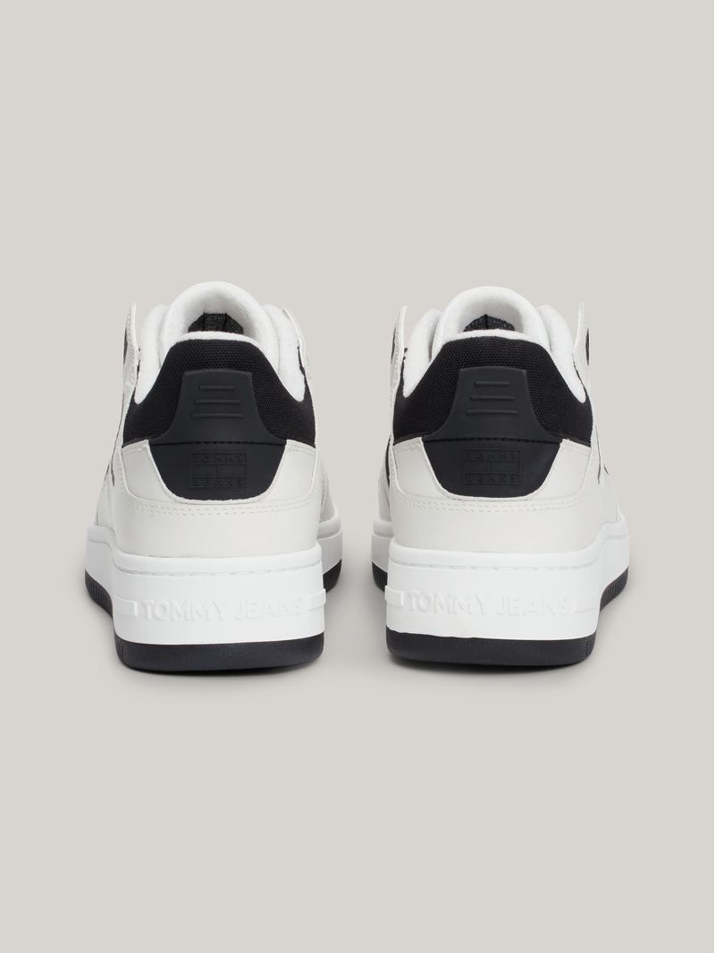 Tenis-de-piel-con-parche-en-relieve