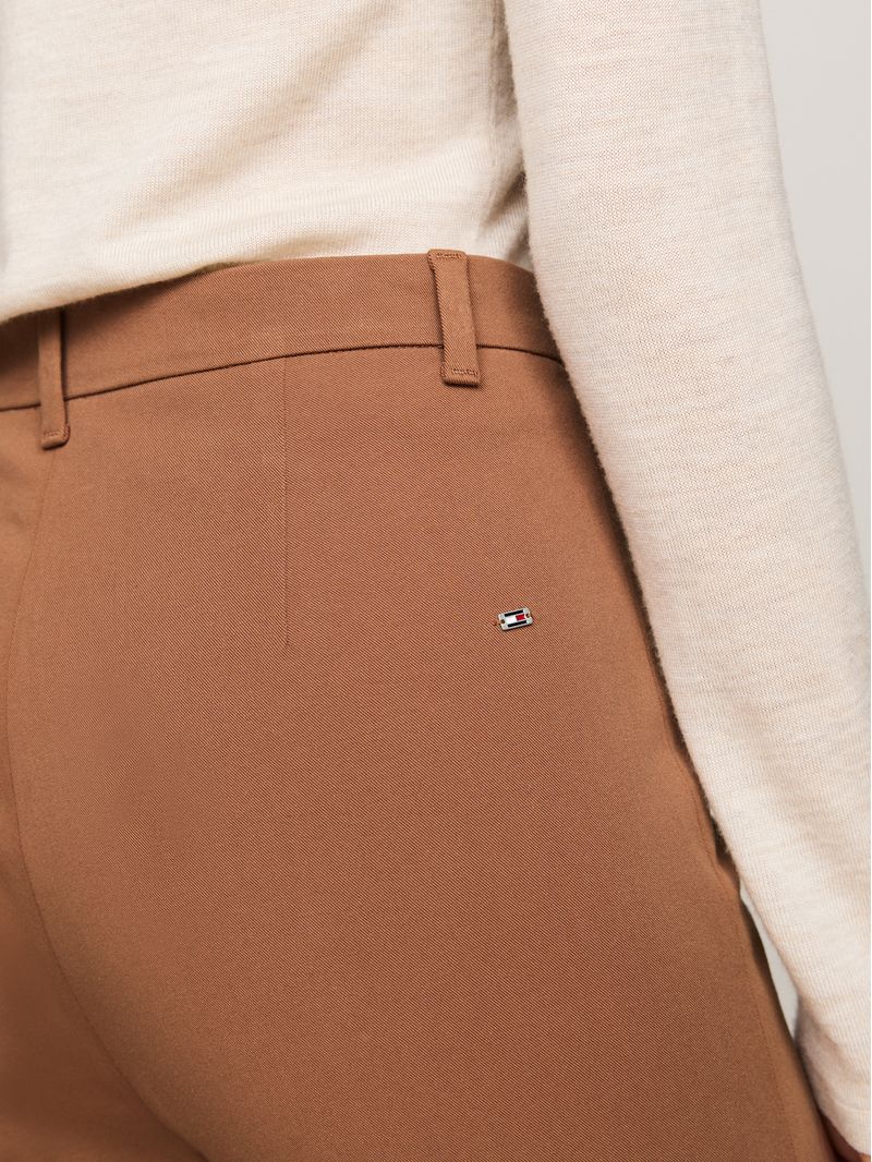 Pantalon-de-corte-slim-en-tejido-gabardina