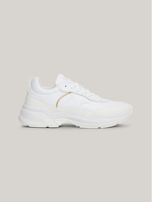 Tenis de piel con suela gruesa