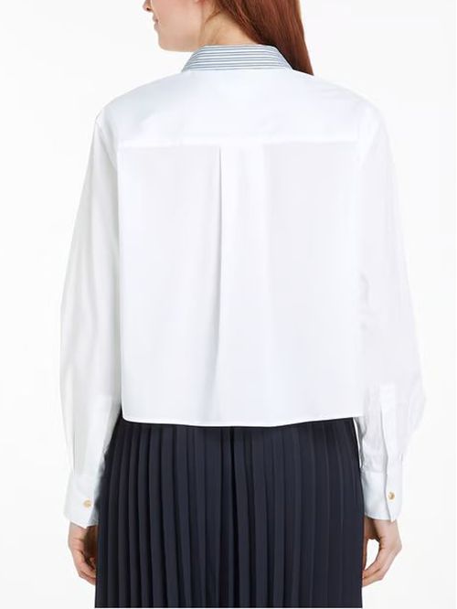 Camisa boxy con cuello de rayas