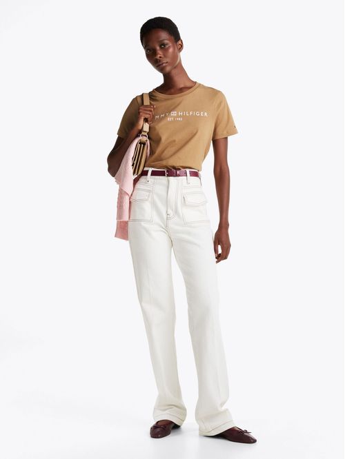 T-shirt con cuello redondo y logo distintivo