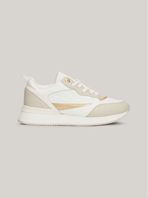 Tenis estilo running con texturas mixtas