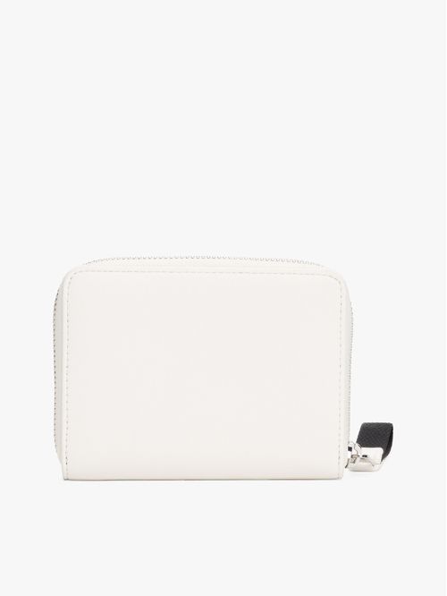 Billetera con zipper e insignia