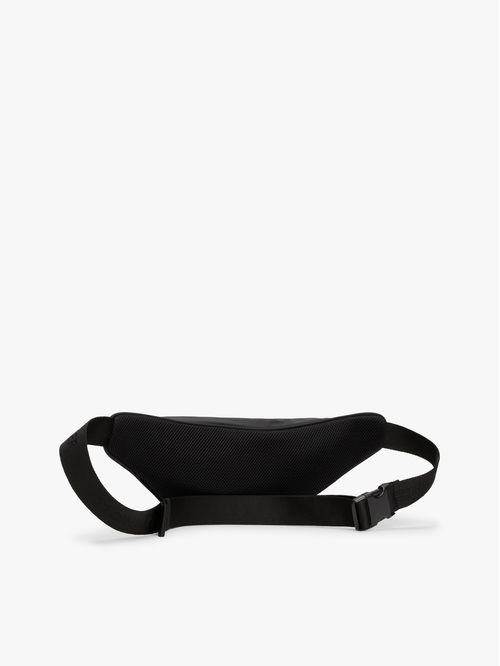 Cangurera con logo metálico