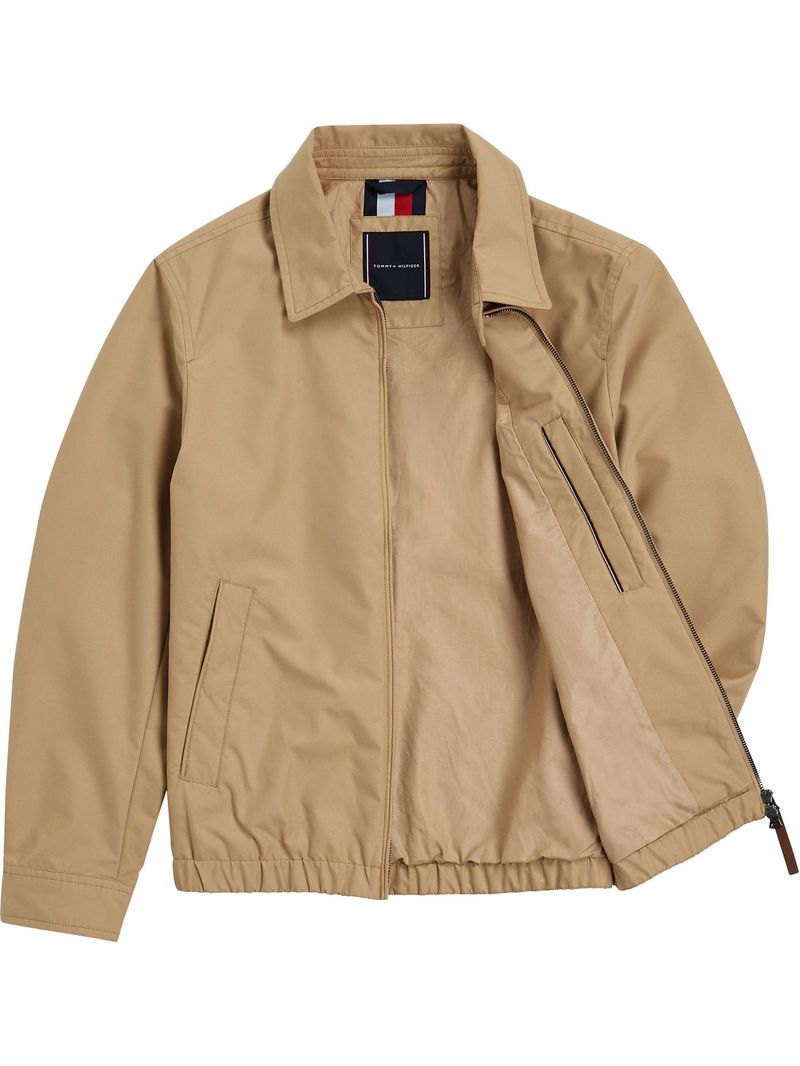 Chaqueta-Ivy-con-logo