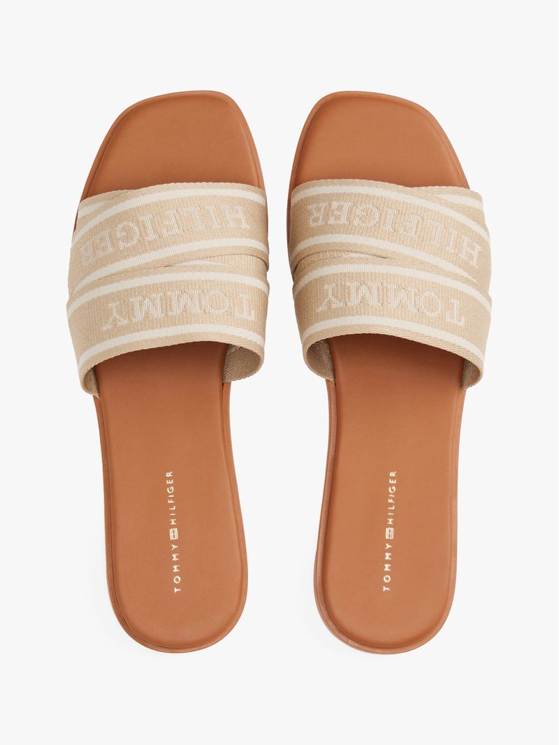 Mules-con-pala-de-tejido-trenzado-con-logo