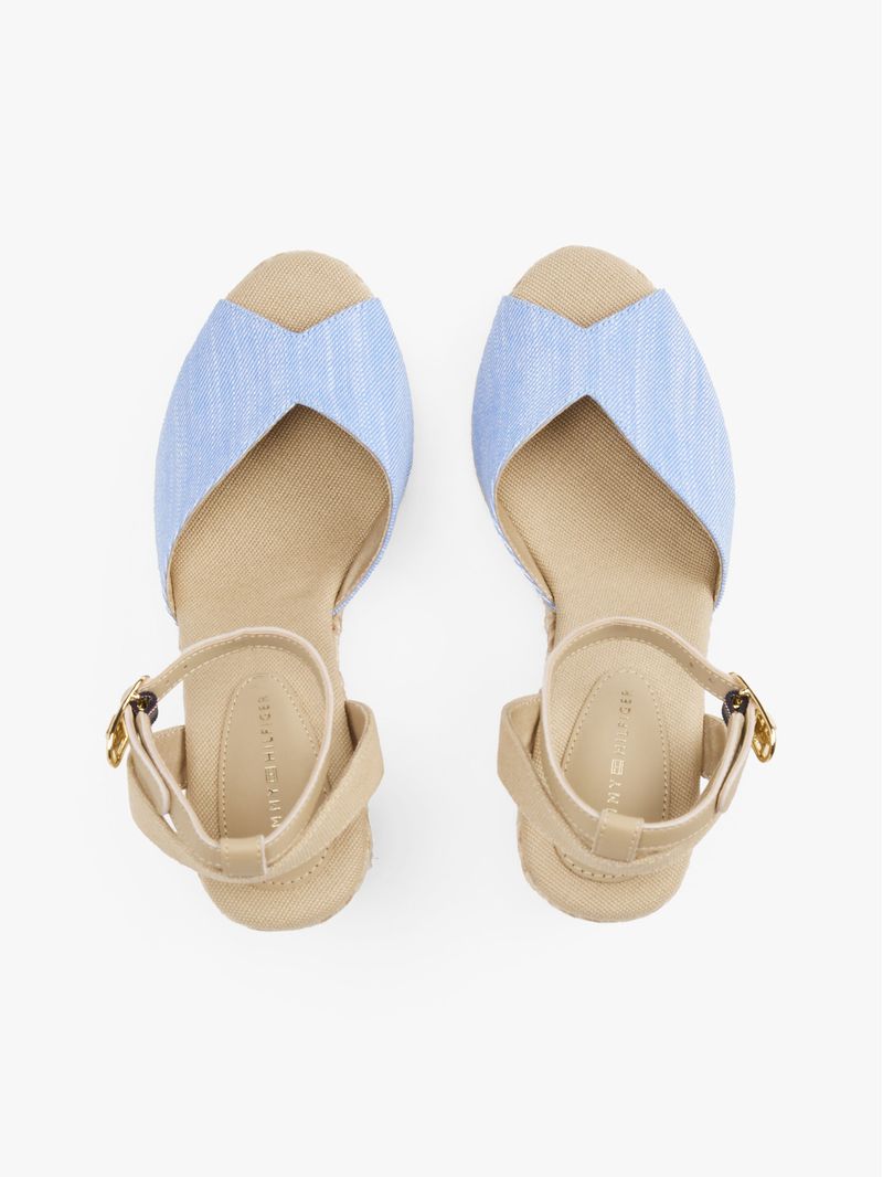 Sandalias-de-cuña-en-tejido-chambray