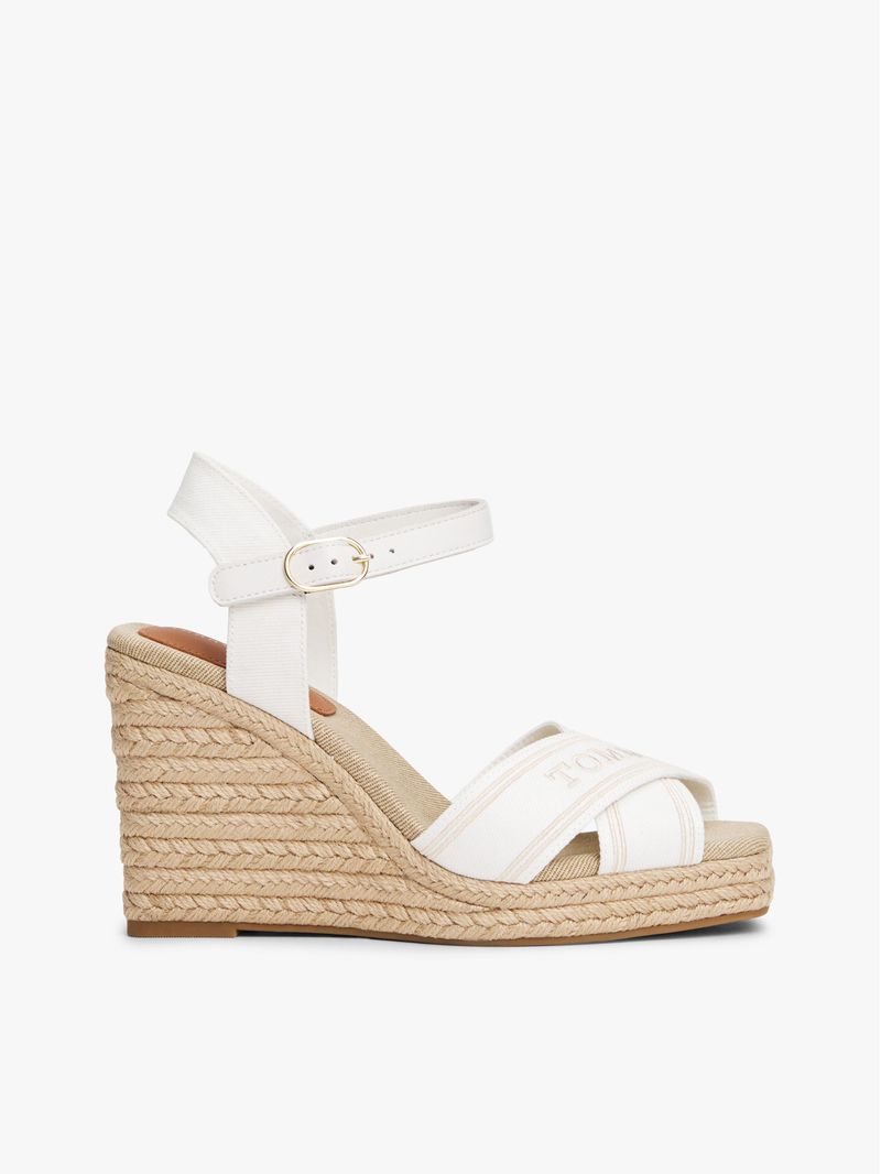 Sandalias-de-cuña-estilo-alpargata