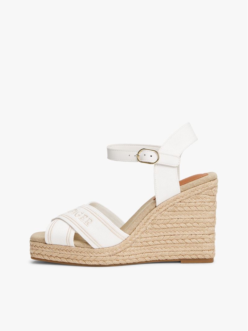Sandalias-de-cuña-estilo-alpargata