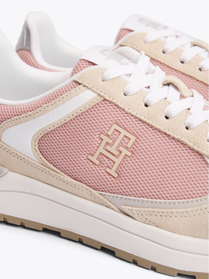 Tenis-con-mezcla-de-texturas
