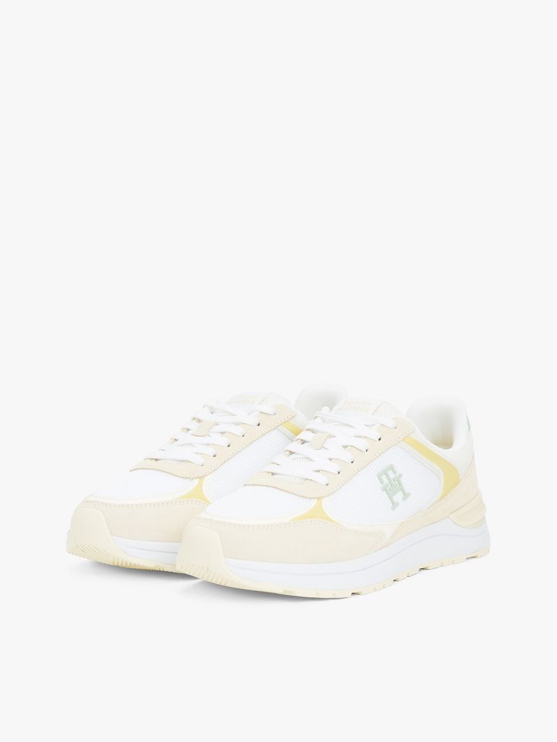 Tenis-con-mezcla-de-texturas