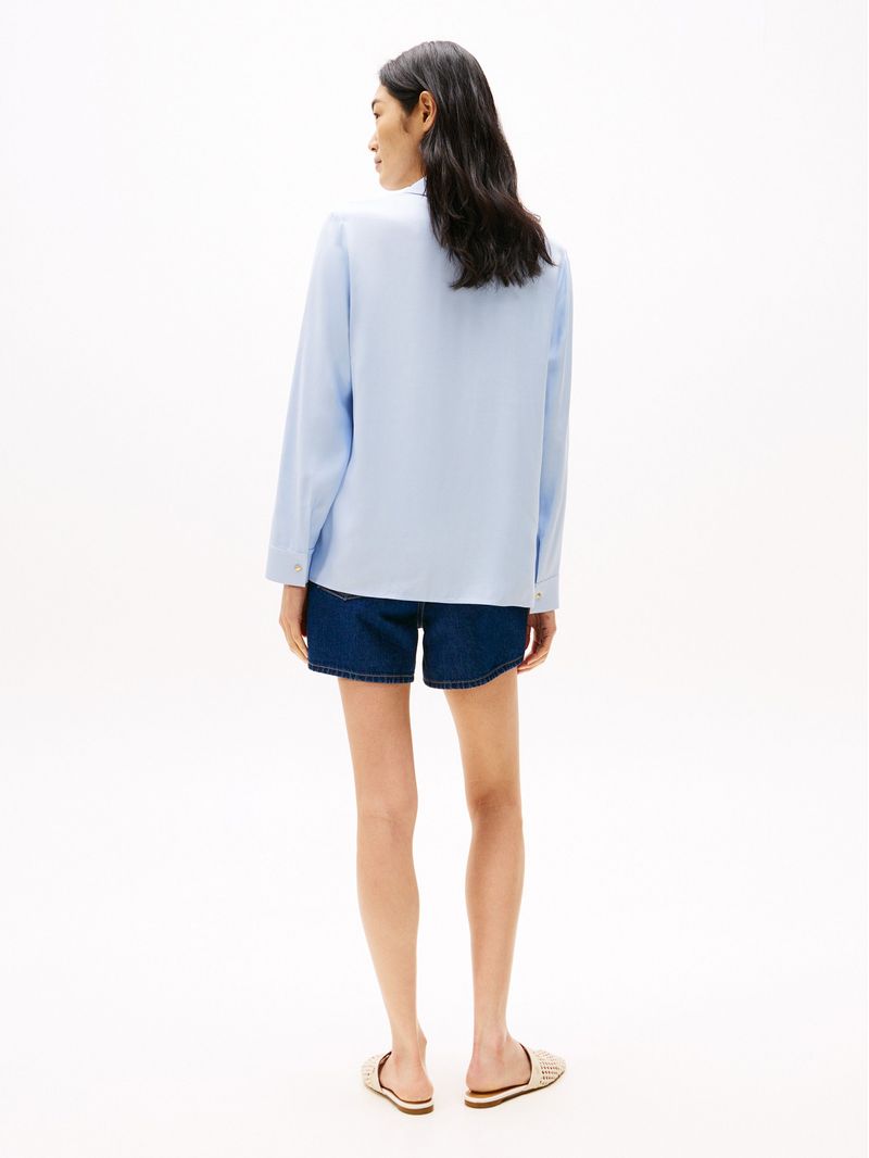 Camisa-de-corte-amplio-y-Tapeta-oculta