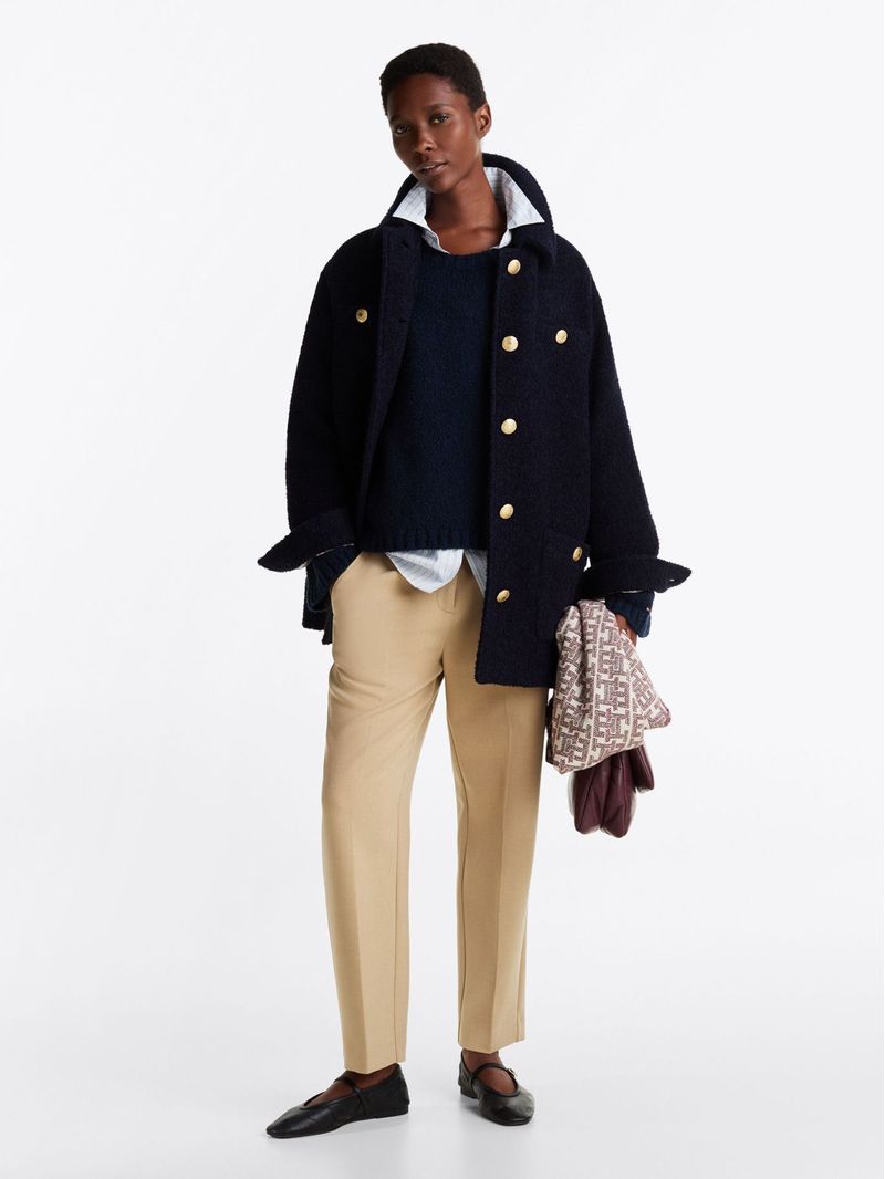 Pantalon-recto-de-corte-slim-cropped