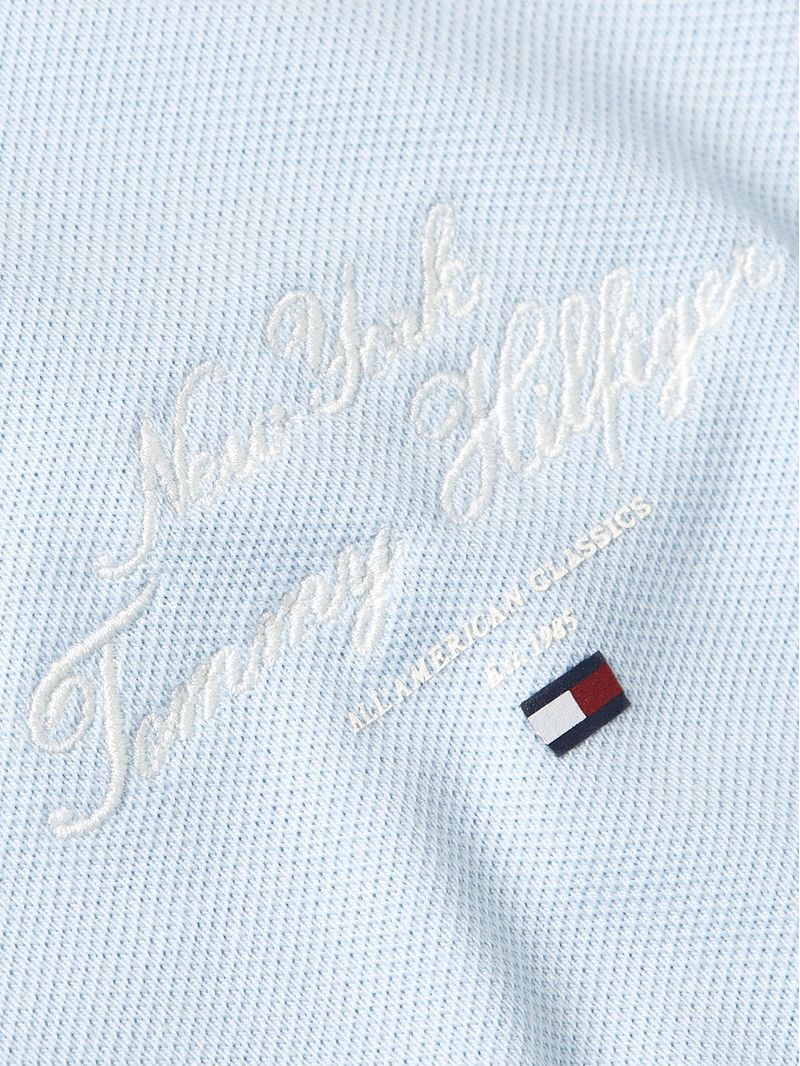 Polo-de-corte-slim-de-logo-grafico-script