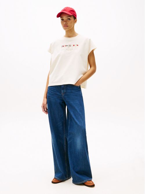 T-shirt amplio con banderas bordadas