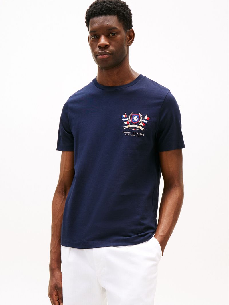 T-shirt-de-algodon-con-escudo-TH