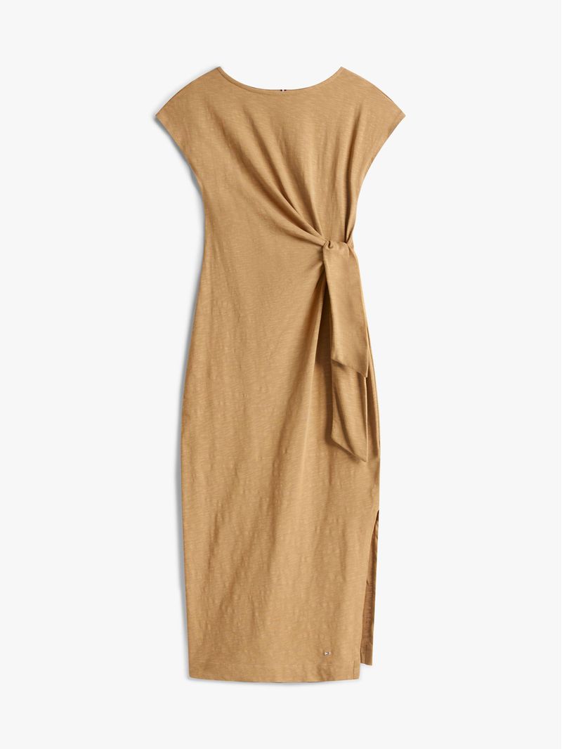 Vestido-midi-con-corte-slim-y-cuello-barco