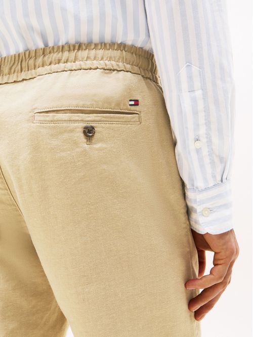 Pantalón chino Harlem con pierna cónica